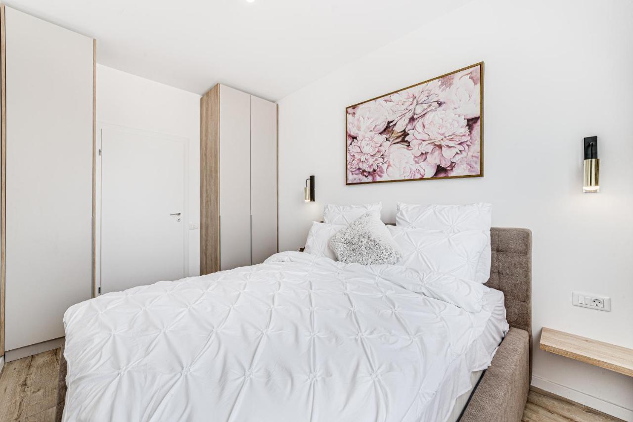 Elegant Apartment Near Afi & Atrium Mall * Arad
