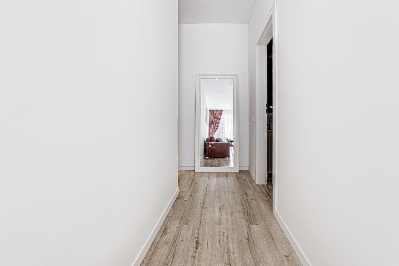 Elegant Apartment Near Afi & Atrium Mall