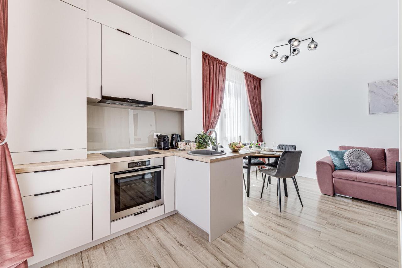 Elegant Apartment Near Afi & Atrium Mall Apartment Arad